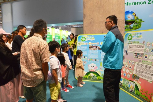 A série de actividades de educação e promoção do Dia Verde do Público ofereceram elementos verdes diversificados