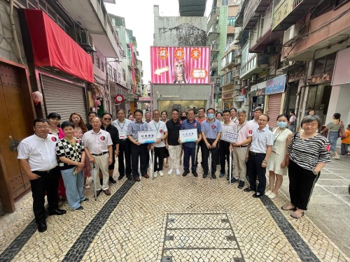 O 2023MIECF organizou visitas aos estabelecimentos comerciais dos bairros comunitários para as empresas participantes