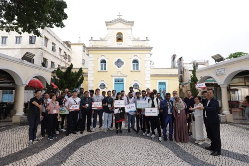 O 2023MIECF organizou visitas aos estabelecimentos comerciais dos bairros comunitários para as empresas participantes